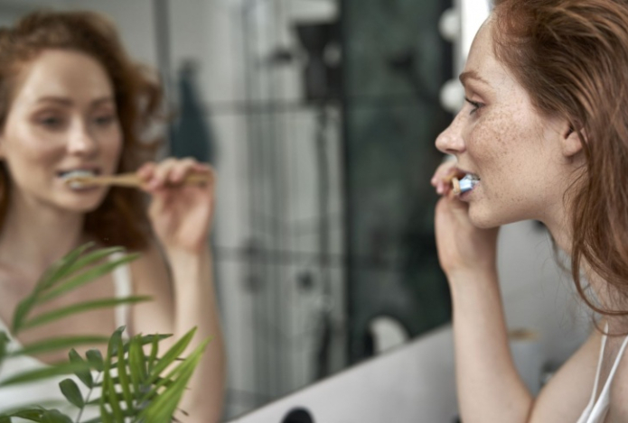 Стоматолог рассказала, почему нельзя чистить зубы сразу после сладкого