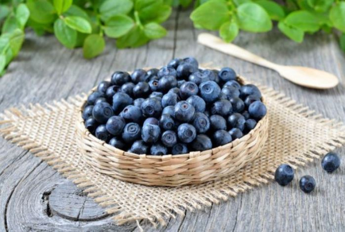 Обязательно ешьте летом эту королеву ягод — выводит токсины и защищает от рака