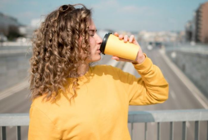 Вызывает бессонницу, вредит сердцу и печени. Назван самый опасный напиток