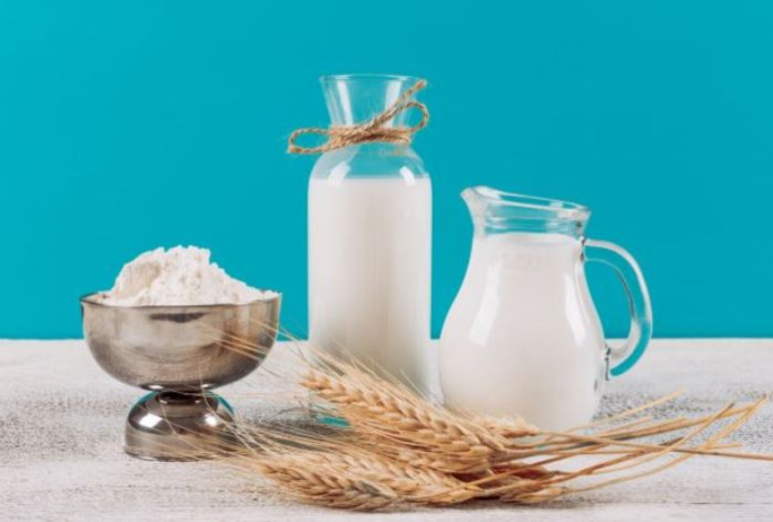 Этот богатый кальцием молочный продукт признан самым полезным. Его рекомендуют употреблять каждый день