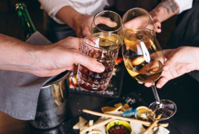 Этот алкоголь очень полезен для костей. Содержит коллаген — восстанавливает пораженные участки