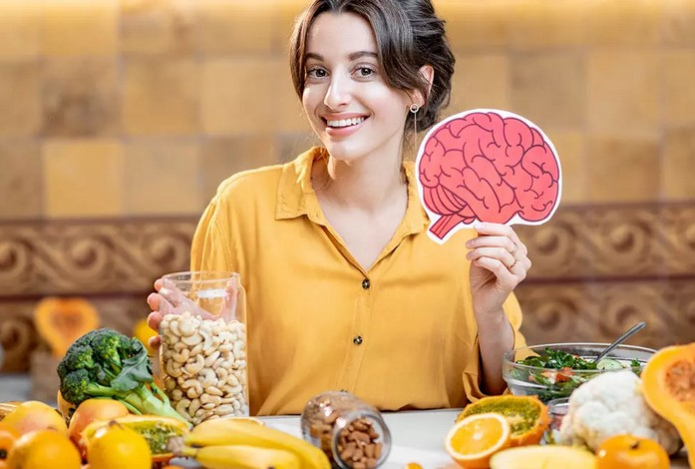 Названы питательные вещества, которые замедляют старение мозга