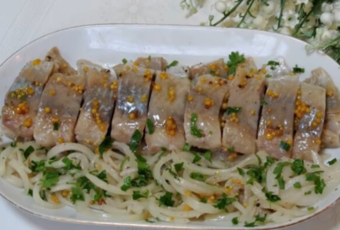 Названа самая полезная доступная рыба — рекомендуют есть два раза в неделю. Богата витаминами групп А, D, Е и К