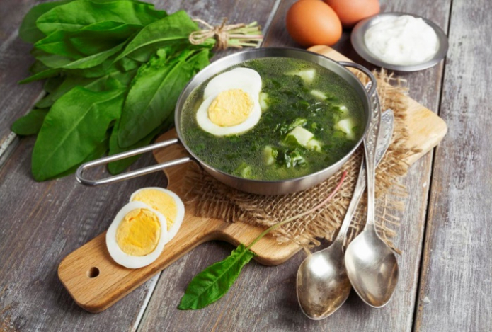 «Обгоняет даже лимон и шпинат». Эту зелень признали рекордсменом по содержанию витамина C