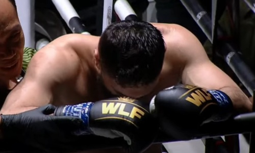 Боец из Казахстана за 55 секунд сломал нос сопернику в зарубежной лиге