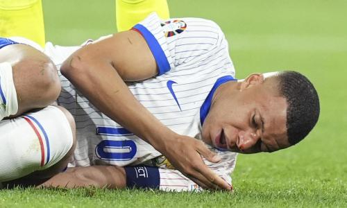 Появилось первое видео с Мбаппе после перелома носа