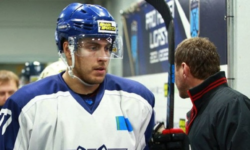 Белорусский хоккеист вернулся в казахстанский клуб