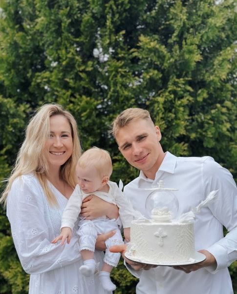 Первая олимпийская чемпионка-казашка крестила сына. Фото