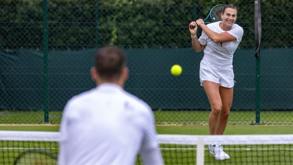 Арину Соболенко заметили в компании топового теннисиста. Фото