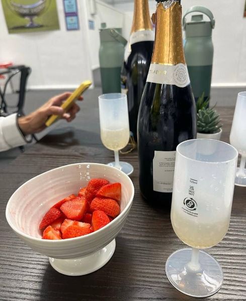 Путинцева показала фото праздничного ужина по случаю победы на турнире в Бирмингеме