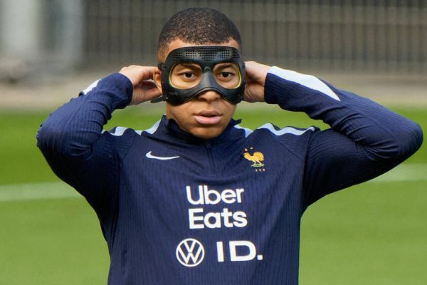 УЕФА вынес решение по новой маске Мбаппе