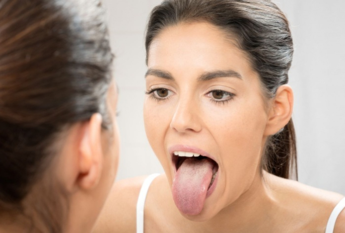 Странный симптом на языке может указывать на то, что вам не следует пить кофе