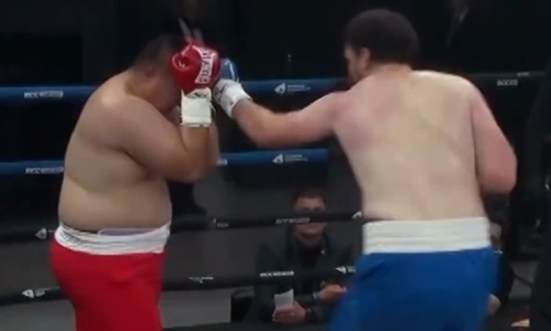 Избиением с нокаутом закончился бой казахстанского супертяжа в России. Видео