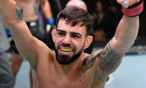 Боец UFC победил ярким нокаутом и стал новой «угрозой» для Шавката Рахмонова. Видео