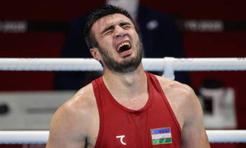 Бой Джалолова обернулся разгромом с двумя нокдаунами на Олимпиаде-2024