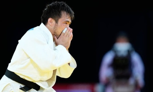 Елдос Сметов записал обращение после исторического «золота» на Олимпиаде