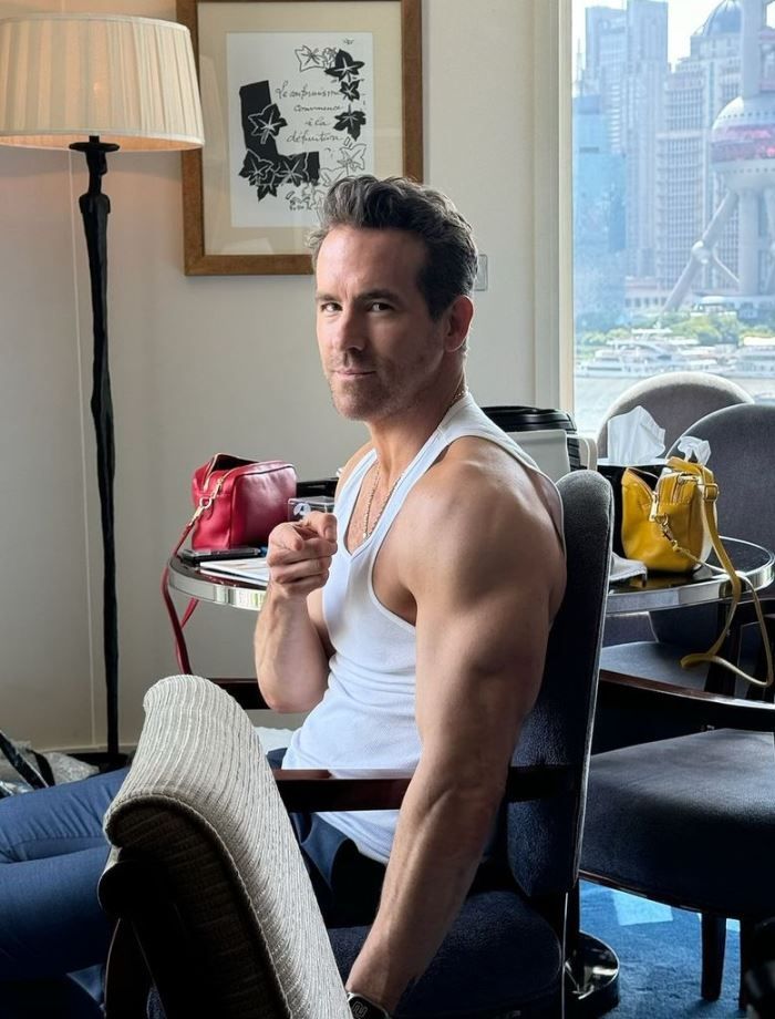 Блейк Лайвли мило отреагировала на фото с бицепсами Райана Рейнольдса