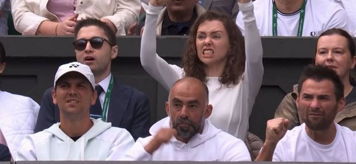 Яркие эмоции сестры Елены Рыбакиной во время ее матча попали в объектив. Фото