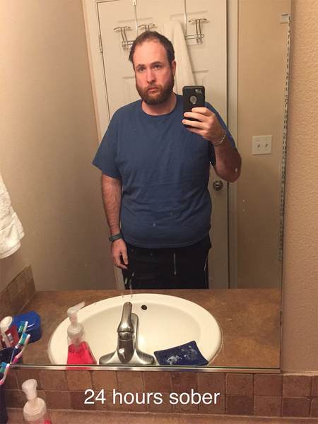 Мужчина не пил алкоголь три года — вот что с ним произошло. Фото