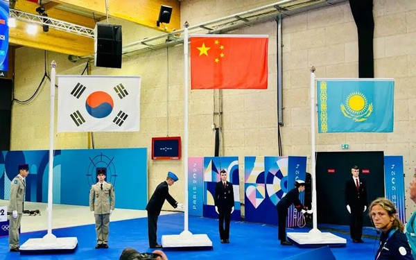 Казахстанским стрелкам вручили исторические медали Олимпиады-2024