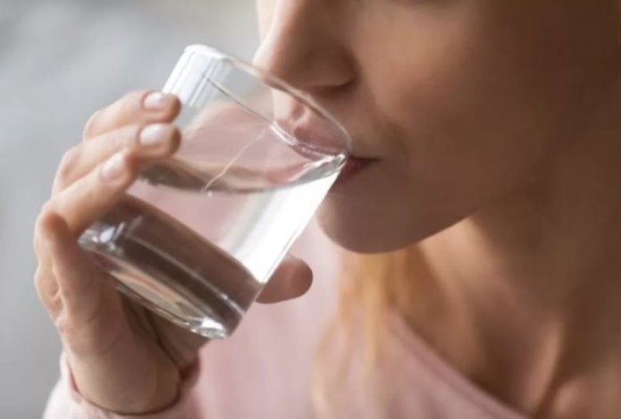 Можно ли пить воду во время еды
