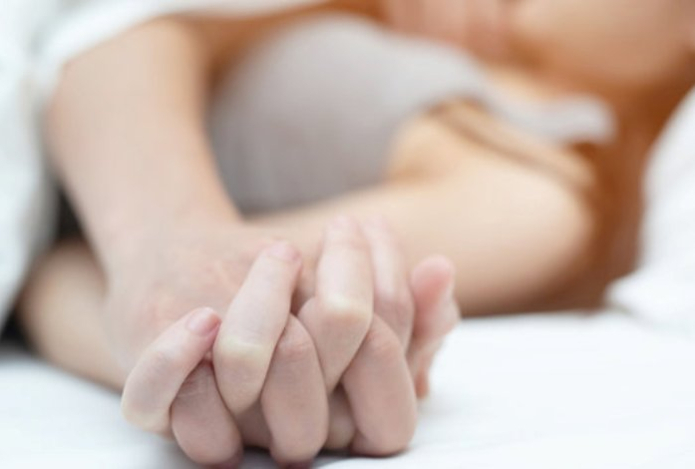 Ученые обнаружили, что секс продлевает жизнь женщинам