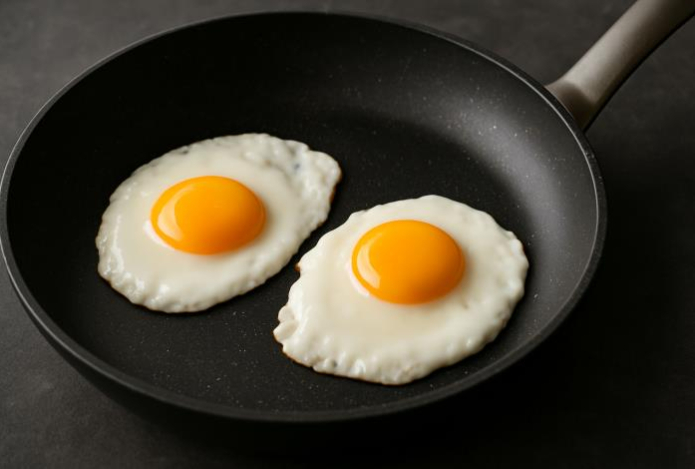 Можно ли на антипригарной сковороде жарить без масла — 99 процентов хозяек не знают этого