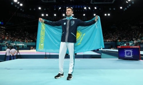 Исторический казахстанец вызвал ажиотаж в Париже после «серебра» Олимпиады-2024. Видео