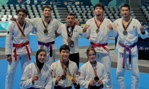 Сборная Казахстана заняла второе место на Кубке мира по джиу-джитсу