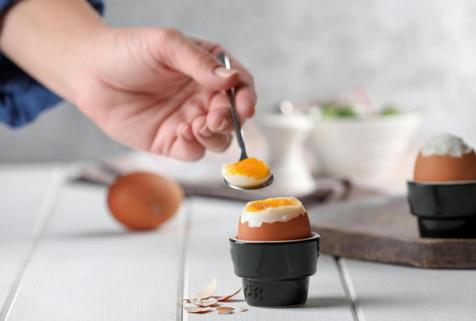 Как нужно готовить яйца всмятку — вы всю жизнь делали это неправильно