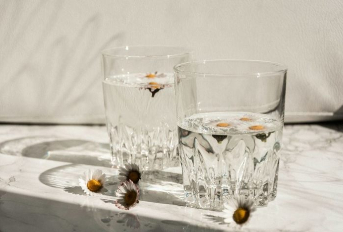 Как правильно пить воду, чтобы похудеть — добавьте в нее всего одну ложку этой пряности