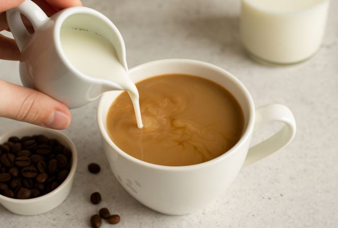 Почему полезно разбавлять кофе молоком