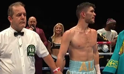 «Увольте этих гребаных судей и проведите расследование». Фанаты в ярости от итога боя казахстанского боксера