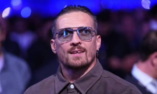 Усик сделал подарок лучшему боксеру мира и получил реакцию