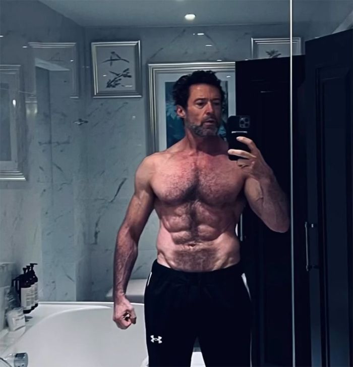 Хью Джекман продемонстрировал стальной пресс и мощные бицепсы. Фото