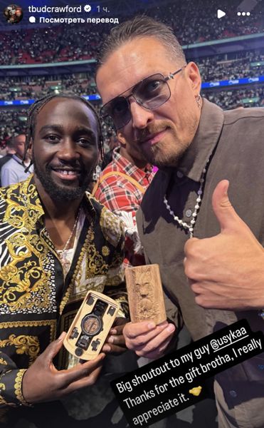 Усик сделал подарок лучшему боксеру мира и получил реакцию