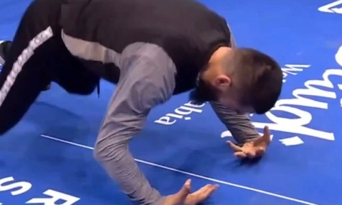 Бетербиев удивил фанатов необычным упражнением перед боем с Биволом. Видео