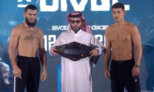 Экс-чемпион мира из Узбекистана назвал фаворита боя Бетербиев — Бивол за «абсолют»