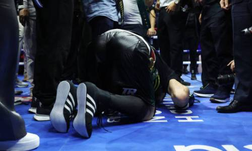 Бетербиева «лишили» победы над Биволом в бою за «абсолют»