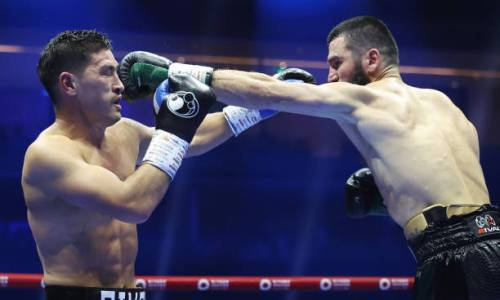 Опубликована статистика ударов боя Бетербиев — Бивол