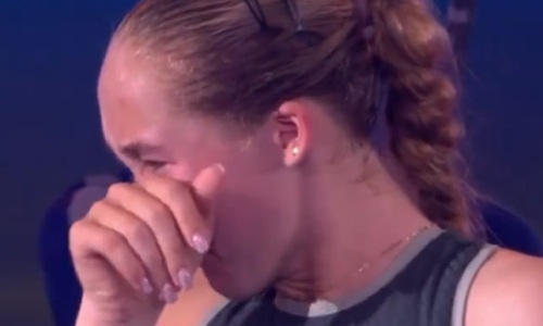 Российская теннисистка расплакалась после сенсационного поражения в финале. Видео