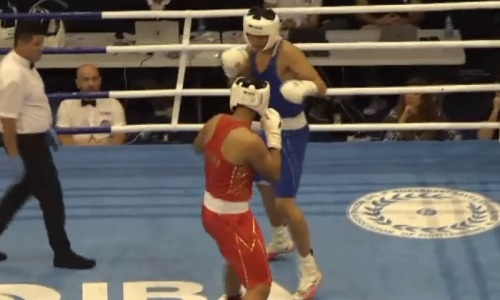 Тяжелым нокаутом закончился бой казахстанского боксера на чемпионате мира