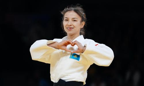 Мама чемпионки Паралимпиады-2024 из Казахстана впервые рассказала о диагнозе дочери