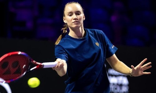 Елена Рыбакина провела первую тренировку на Итоговом турнире WTA