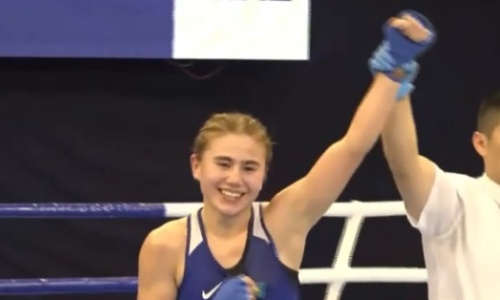 Видео фантастического камбэка Казахстана после двух нокдаунов на чемпионате мира по боксу