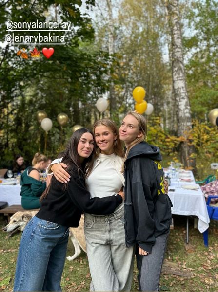 Елена Рыбакина «засветилась» в неожиданной компании. Фото