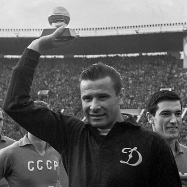 Криштиану Роналду и Ко. Кто из обладателей «Золотого мяча» играл против Казахстана