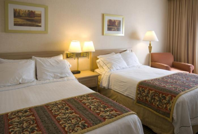 Эти семь вещей никогда нельзя хранить под кроватью