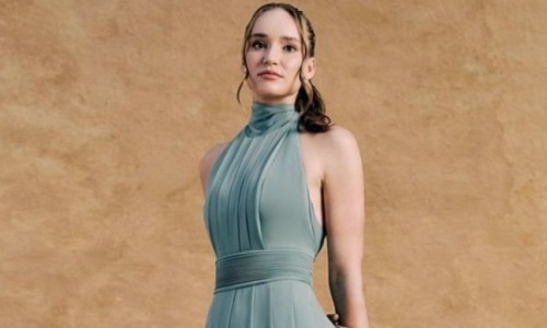 Елена Рыбакина снялась в фотосессии перед Итоговым турниром WTA