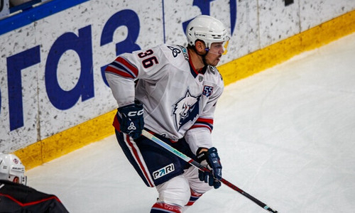Хоккеист «Нефтехимика» забросил первую за четыре года шайбу в матче с «Барысом»